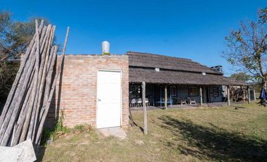 VENTA QUINTA EN ARROYO LEYES - 3 DORMITORIOS