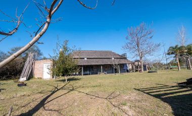 VENTA QUINTA EN ARROYO LEYES - 3 DORMITORIOS