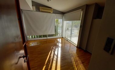 REMAX vende Casa de Categoria. Excelente ubicación