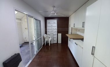 REMAX vende Casa de Categoria. Excelente ubicación