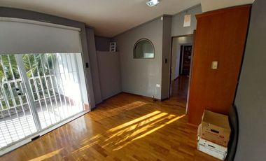 REMAX vende Casa de Categoria. Excelente ubicación