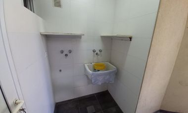 REMAX vende Casa de Categoria. Excelente ubicación