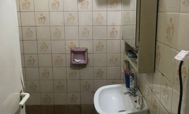 3 departamentos y galpón. SE VENDE