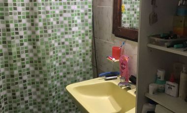 3 departamentos y galpón. SE VENDE