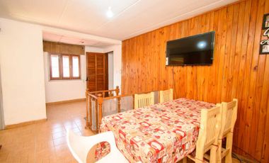 3 departamentos y galpón. SE VENDE