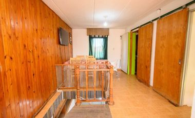 3 departamentos y galpón. SE VENDE