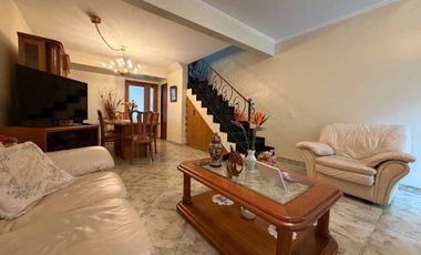 VENTA TRIPLEX 4 AMB/ VILLA LUGANO COCHERA PATIO