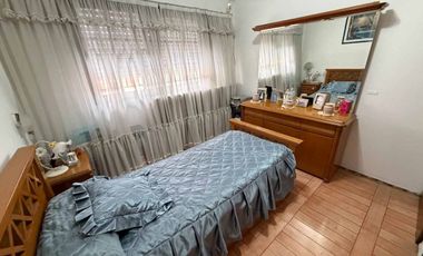 VENTA TRIPLEX 4 AMB/ VILLA LUGANO COCHERA PATIO