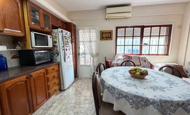 VENTA TRIPLEX 4 AMB/ VILLA LUGANO COCHERA PATIO