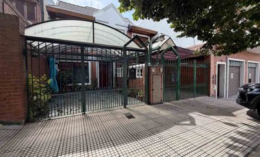 VENTA TRIPLEX 4 AMB/ VILLA LUGANO COCHERA PATIO