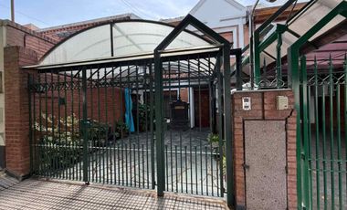VENTA TRIPLEX 4 AMB/ VILLA LUGANO COCHERA PATIO