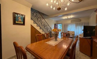 VENTA TRIPLEX 4 AMB/ VILLA LUGANO COCHERA PATIO
