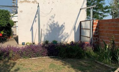 VENTA CASA PUJATO NORTE DOS DORMITORIOS