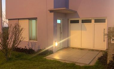 VENTA CASA PUJATO NORTE DOS DORMITORIOS