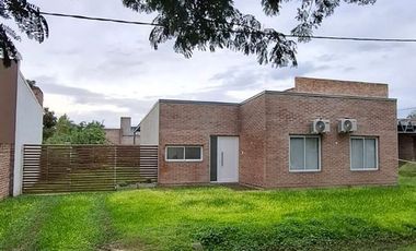 VENTA CASA 2 DORMITORIOS EN PUJATO