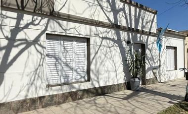 VENTA CASA  EN EL BARRIO SUR.