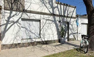 VENTA CASA  EN EL BARRIO SUR.