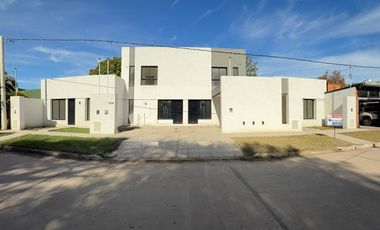VENTA CASITA 2 DORM BARRIO PARQUE