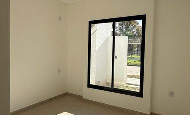 VENTA CASITA 2 DORM BARRIO PARQUE