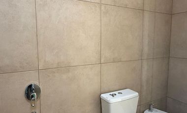 VENTA CASITA 2 DORM BARRIO PARQUE