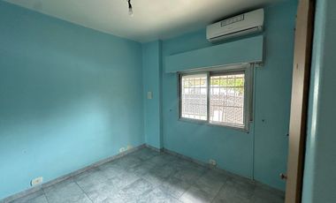 Casa 3 ambientes con cochera + Depto