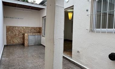 Casa 3 ambientes con cochera + Depto
