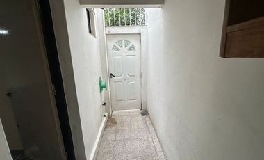 Casa 3 ambientes con cochera + Depto