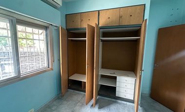 Casa 3 ambientes con cochera + Depto