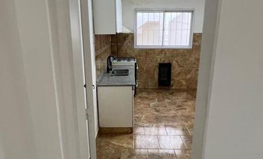 Casa 3 ambientes con cochera + Depto