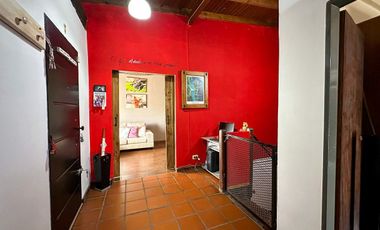CASA 5 AMBIENTES EN VENTA LUIS GUILLON CON PILETA