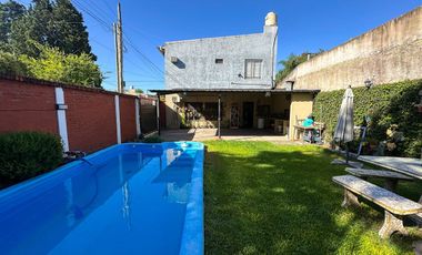 CASA 5 AMBIENTES EN VENTA LUIS GUILLON CON PILETA