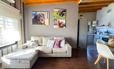 CASA 5 AMBIENTES EN VENTA LUIS GUILLON CON PILETA