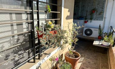 CASA 5 AMBIENTES EN VENTA LUIS GUILLON CON PILETA