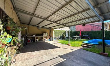 CASA 5 AMBIENTES EN VENTA LUIS GUILLON CON PILETA