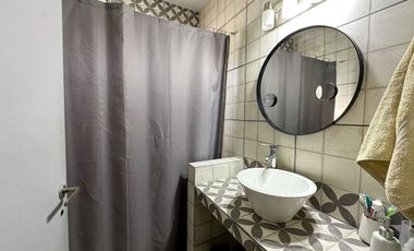 CASA 5 AMBIENTES EN VENTA LUIS GUILLON CON PILETA