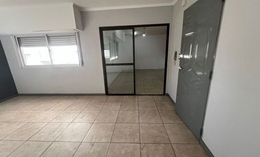 ALQUILO OFICINAS EN EL CENTRO DE LANUS