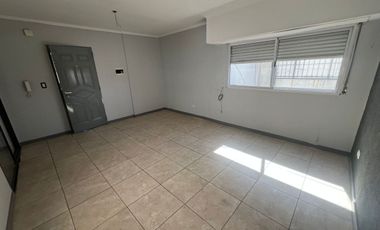 ALQUILO OFICINAS EN EL CENTRO DE LANUS