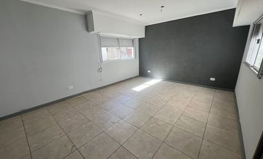 ALQUILO OFICINAS EN EL CENTRO DE LANUS