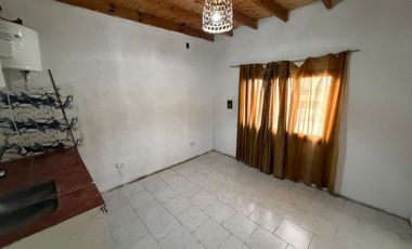 ALQUILER PH 3 AMB CON COCHERA Y PATIO - CASTELAR