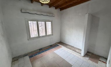 ALQUILER PH 3 AMB CON COCHERA Y PATIO - CASTELAR