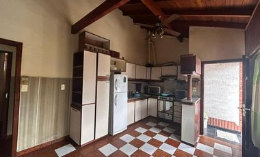 VENTA PH 5 AMB - BALCON - PATIO /PARRILLA - LANÚS