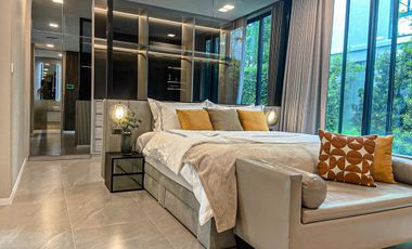 Rare Corner Unit with Private Garden: VIVE Krungthep Kreetha