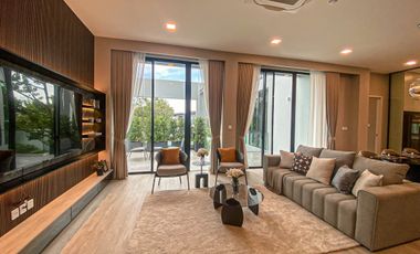 Rare Corner Unit with Private Garden: VIVE Krungthep Kreetha