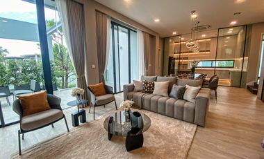 Rare Corner Unit with Private Garden: VIVE Krungthep Kreetha