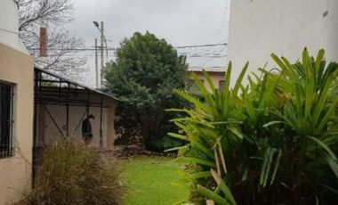 Apta Crédito. Casa 3 Amb. con Parque. cochera. en Venta, Lanus O