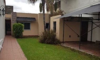 Apta Crédito. Casa 3 Amb. con Parque. cochera. en Venta, Lanus O