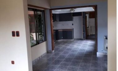 Apta Crédito. Casa 3 Amb. con Parque. cochera. en Venta, Lanus O