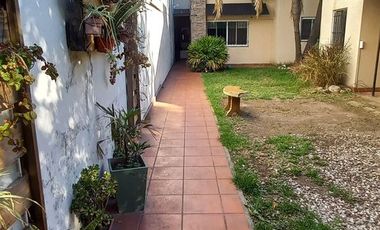 Apta Crédito. Casa 3 Amb. con Parque. cochera. en Venta, Lanus O