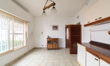 VENTA CASA 3 AMBIENTES MORON