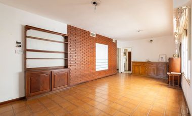 VENTA CASA 3 AMBIENTES MORON
